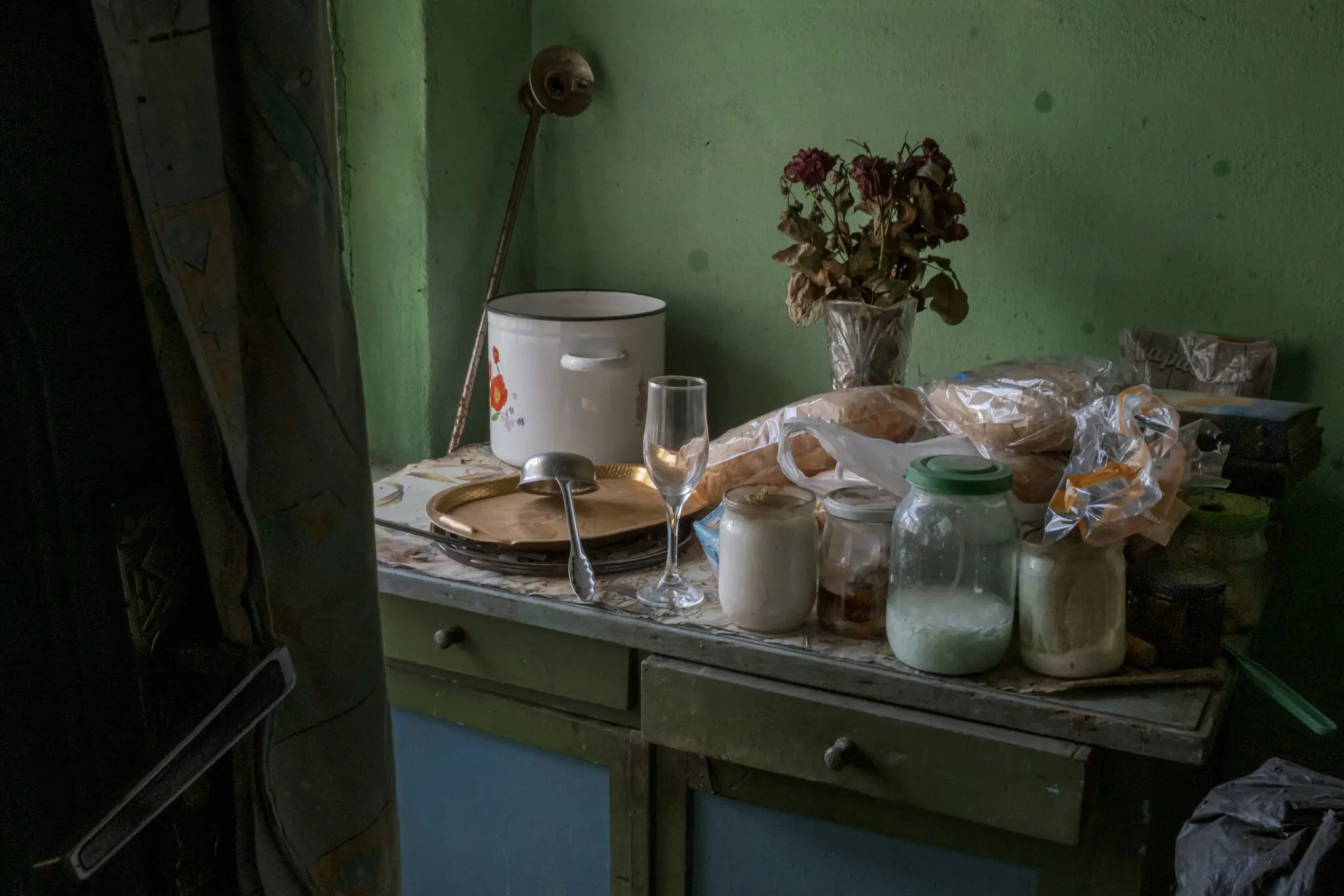 Продукти на кухні будинку в Кам'янці